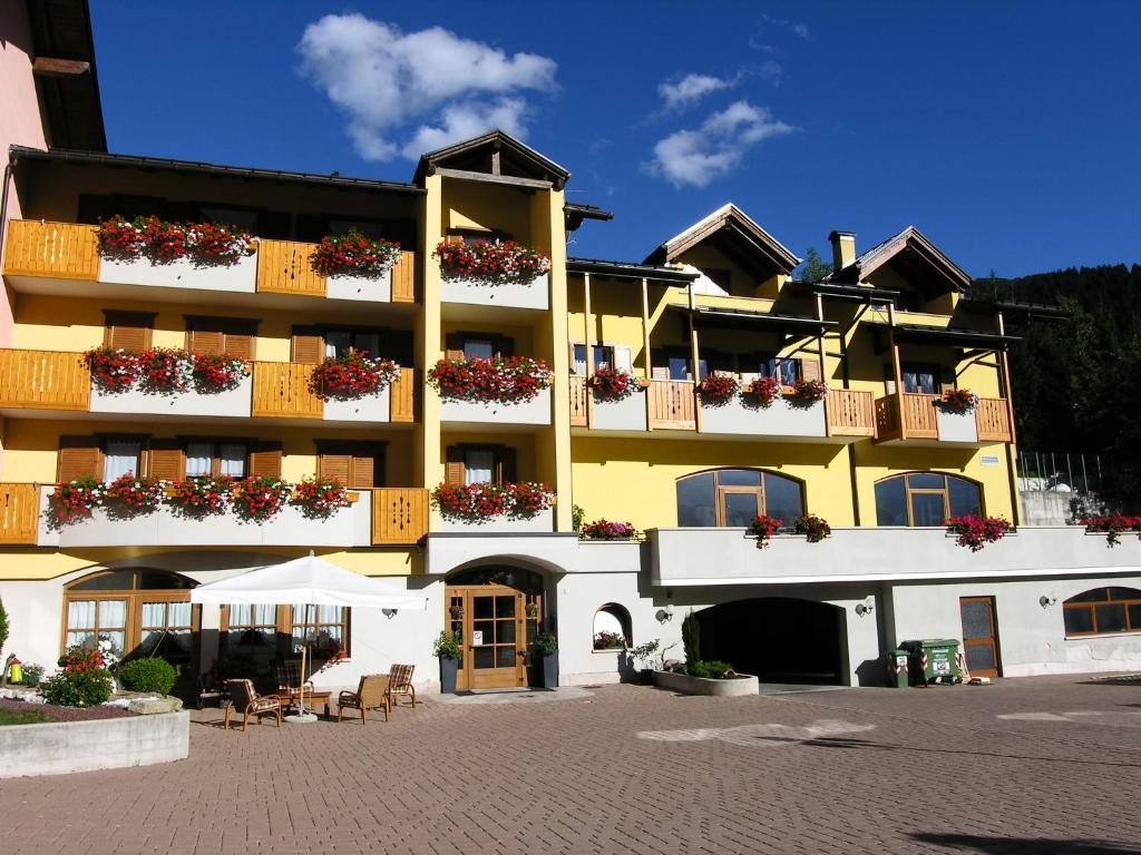 Residence Antares Andalo Bagian luar foto