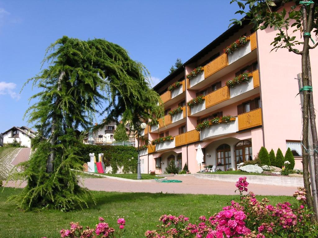 Residence Antares Andalo Bagian luar foto